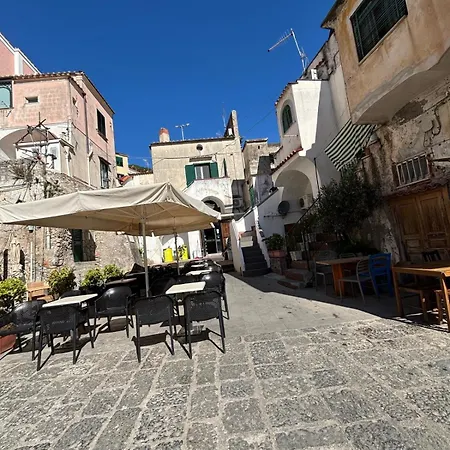 Cantone On The Nyaraló